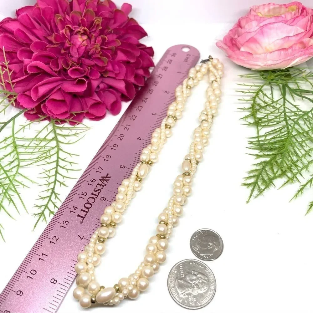 VINTAGE⚜️Spiraled Cultured Faux Pearl Beaded Necklace
